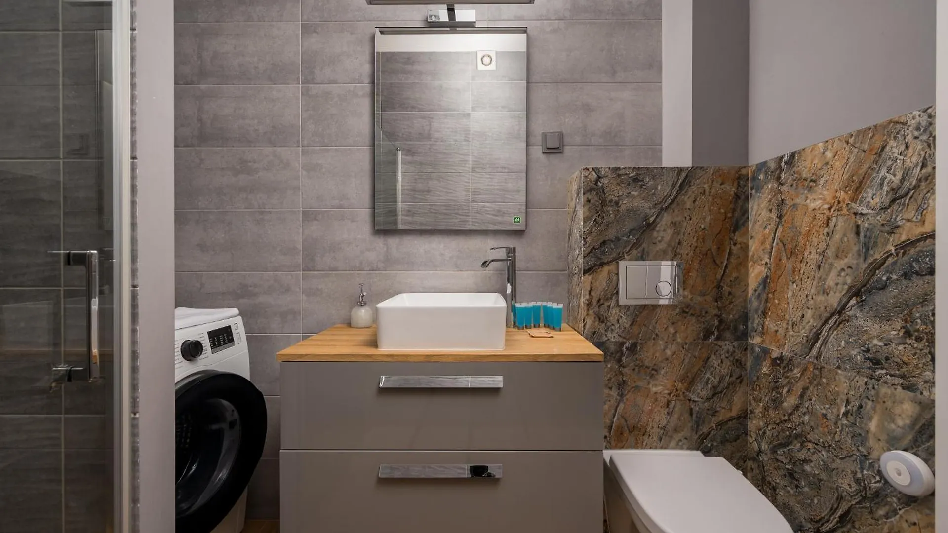 ורשה Plac Konstytucji Deluxe Apartment פולין